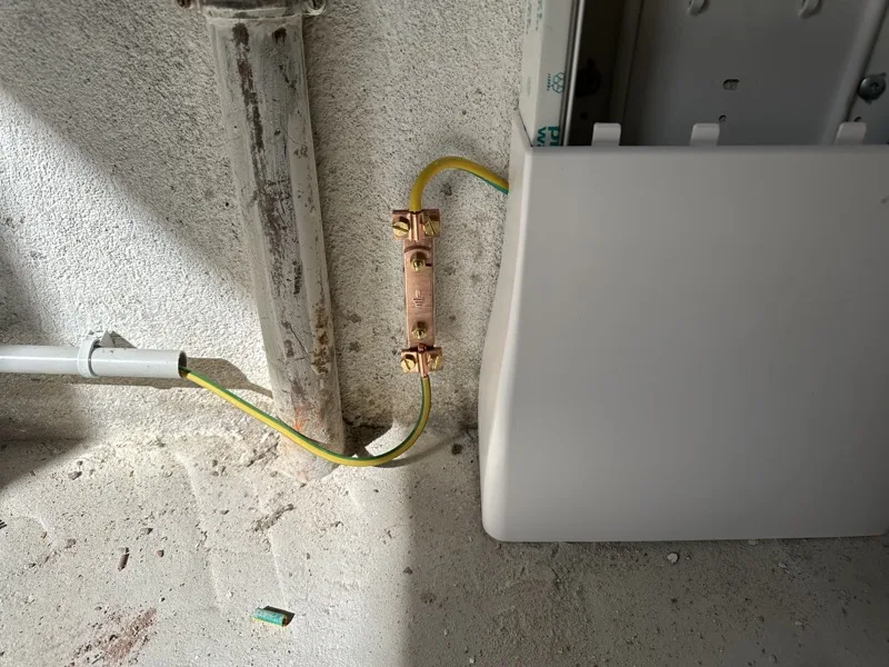 Mise à la terre après intervention — Ploemeur