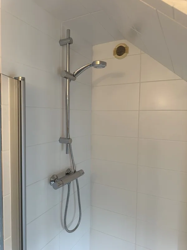 Douche rénovée après travaux — Guidel